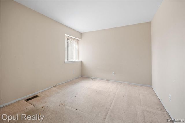 27323 Apple Blossom Lane, Southfield, MI 48034