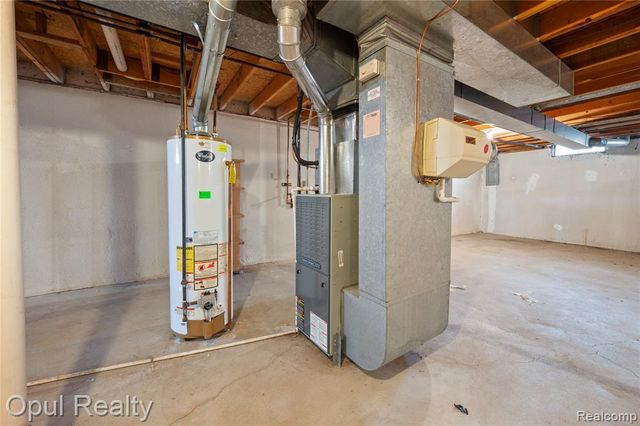 27323 Apple Blossom Lane, Southfield, MI 48034