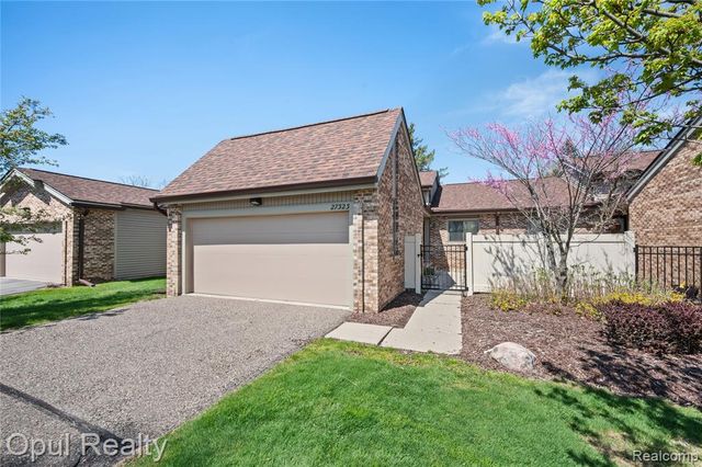 27323 Apple Blossom Lane, Southfield, MI 48034