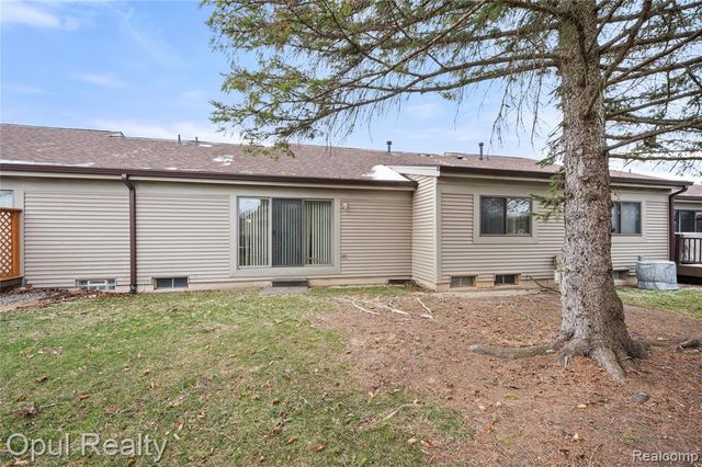 27323 Apple Blossom Lane, Southfield, MI 48034