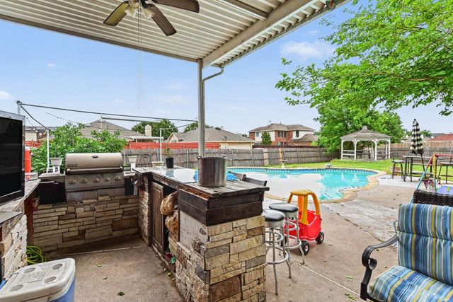 1013 Hampstead Drive, Mesquite, TX 75181