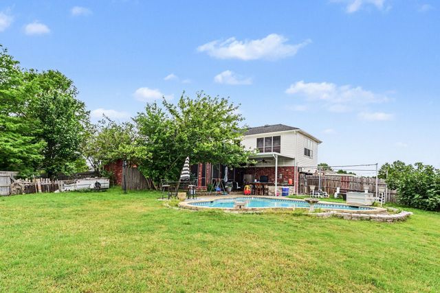 1013 Hampstead Drive, Mesquite, TX 75181