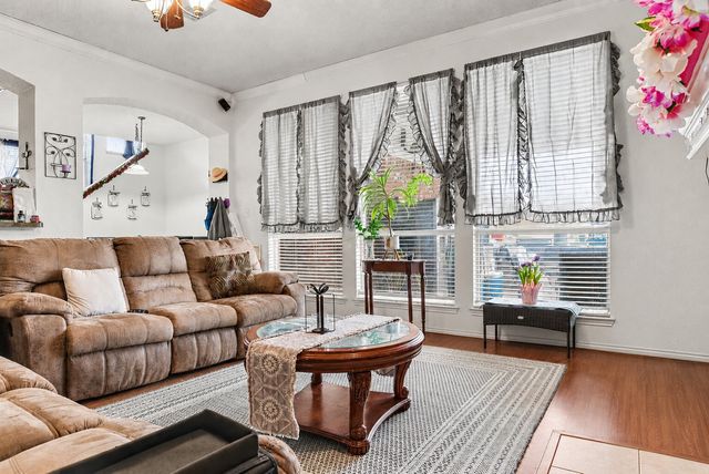 1013 Hampstead Drive, Mesquite, TX 75181