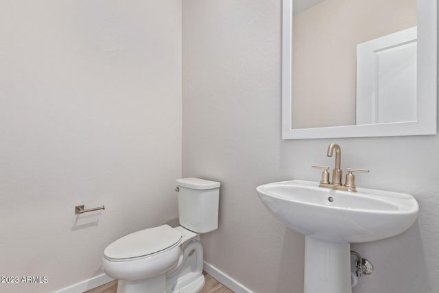 729 E ZESTA Lane 103, Gilbert, AZ 85297