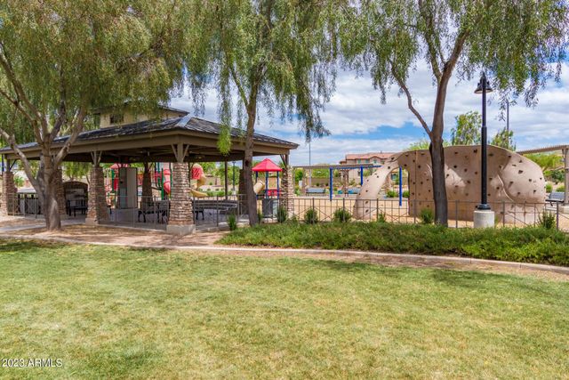 729 E ZESTA Lane 103, Gilbert, AZ 85297