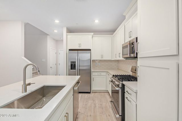 729 E ZESTA Lane 103, Gilbert, AZ 85297