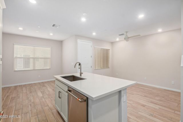 729 E ZESTA Lane 103, Gilbert, AZ 85297