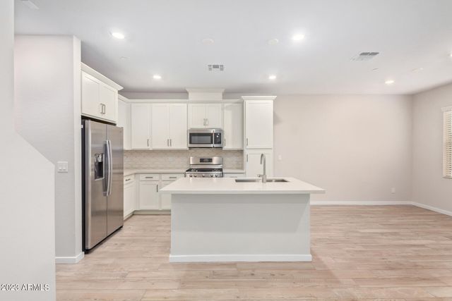 729 E ZESTA Lane 103, Gilbert, AZ 85297