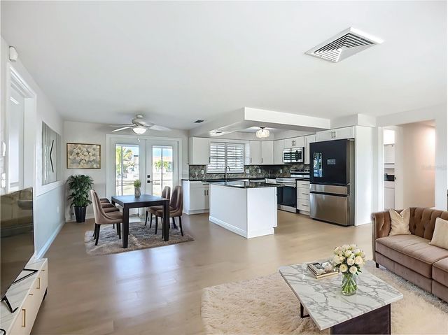 607 EMERALD LANE, Holmes Beach, FL 34217