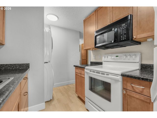 12600 Se FREEMAN Way 71, Milwaukie, OR 97222