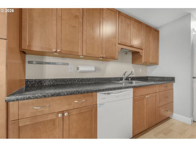12600 Se FREEMAN Way 71, Milwaukie, OR 97222