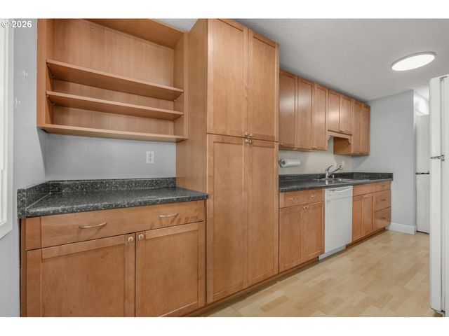 12600 Se FREEMAN Way 71, Milwaukie, OR 97222