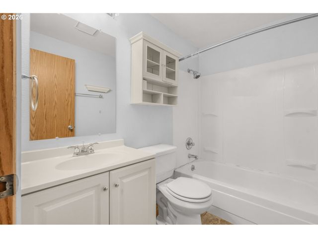 12600 Se FREEMAN Way 71, Milwaukie, OR 97222