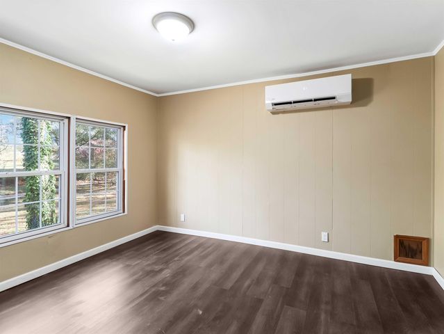 241 Eagle St, Inman, SC 29349