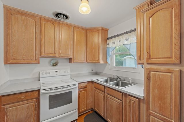 106 SW Cedar Avenue, Fort Walton Beach, FL 32548