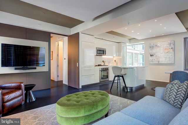 925 H St NW Apt 301, Washington, DC 20001