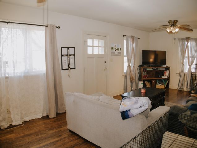 1886 N Fort Avenue, Springfield, MO 65803