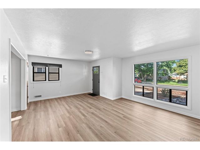 2711 Concord St, Colorado Springs, CO 80907