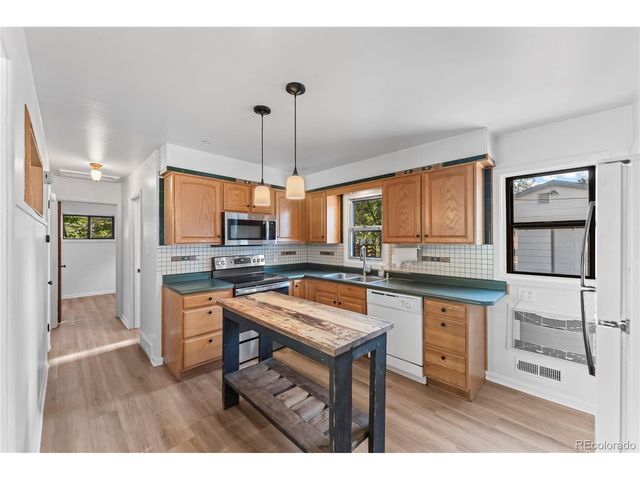 2711 Concord St, Colorado Springs, CO 80907