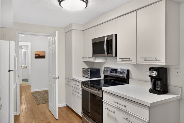 1 Belmont Rd APT 315, Harwich, MA 02671