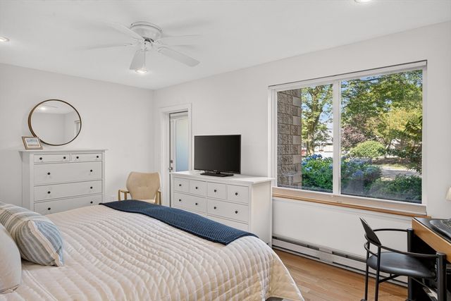 1 Belmont Rd APT 315, Harwich, MA 02671