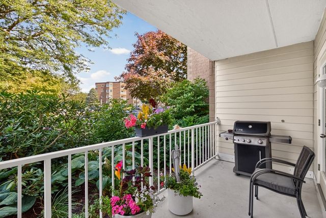1 Belmont Rd APT 315, Harwich, MA 02671