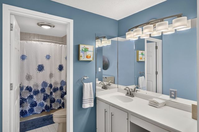 1 Belmont Rd APT 315, Harwich, MA 02671