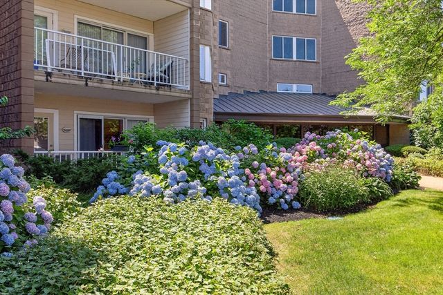 1 Belmont Rd APT 315, Harwich, MA 02671