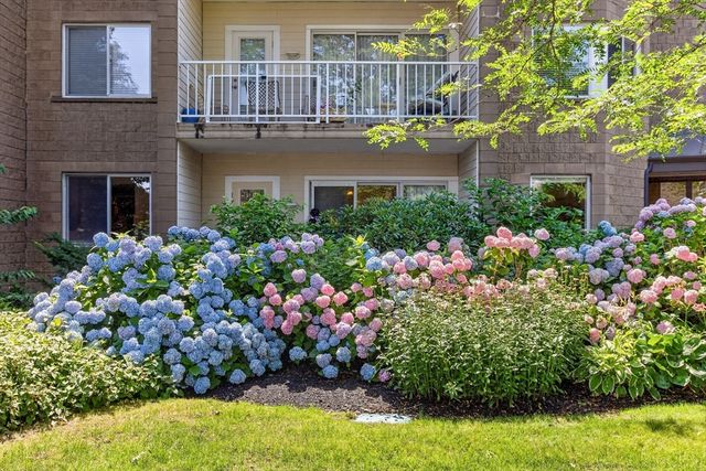1 Belmont Rd APT 315, Harwich, MA 02671