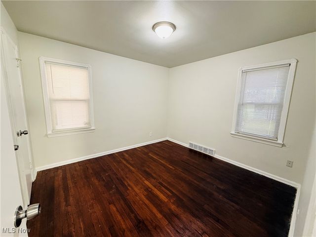 5239 Arch Street, Maple Heights, OH 44137