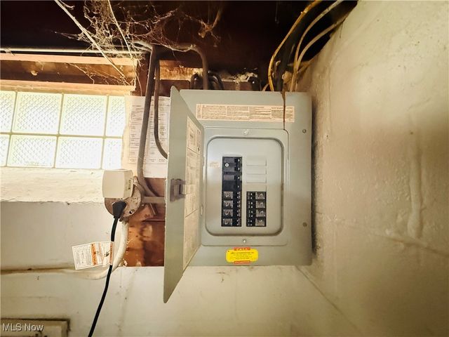 5239 Arch Street, Maple Heights, OH 44137