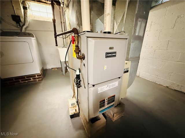 5239 Arch Street, Maple Heights, OH 44137