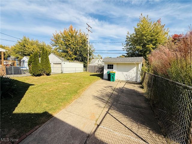 5239 Arch Street, Maple Heights, OH 44137