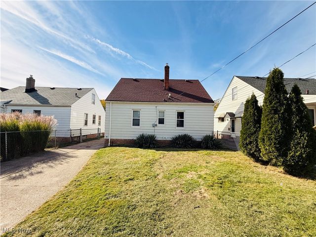 5239 Arch Street, Maple Heights, OH 44137