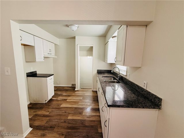 5239 Arch Street, Maple Heights, OH 44137