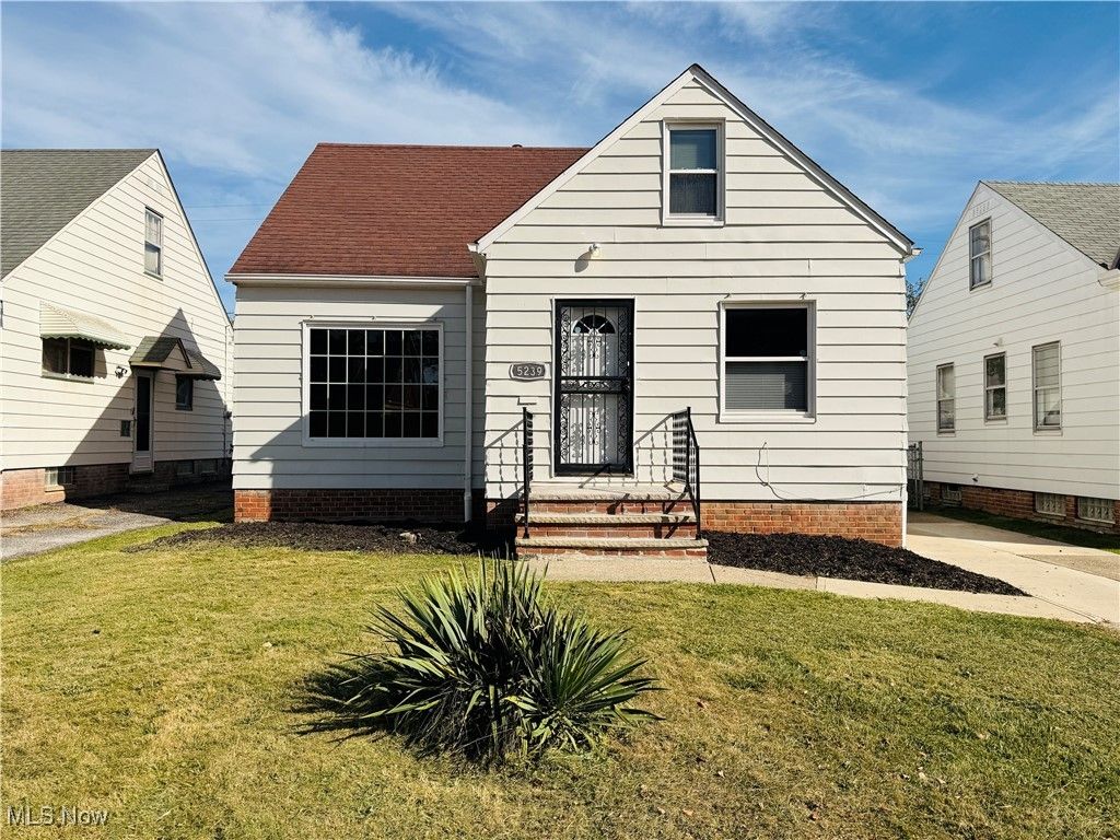 5239 Arch Street, Maple Heights, OH 44137