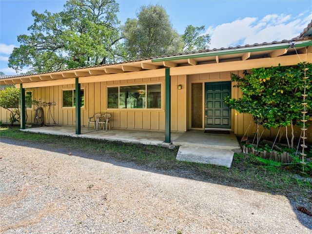51300 Road 426, Oakhurst, CA 93644