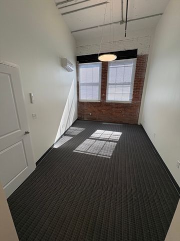 151 Chestnut St 413, Springfield, MA 01103