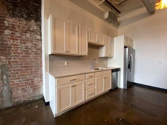 151 Chestnut St 413, Springfield, MA 01103