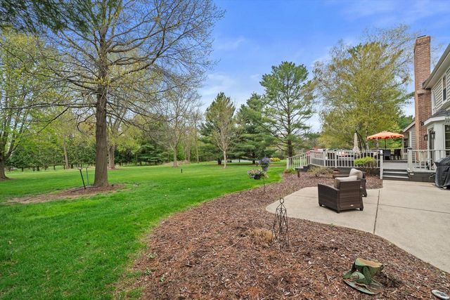 126 Hickory DRIVE, Delafield, WI 53018