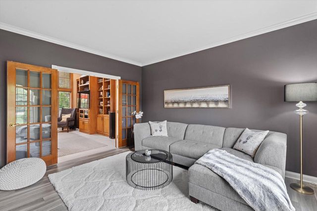 126 Hickory DRIVE, Delafield, WI 53018