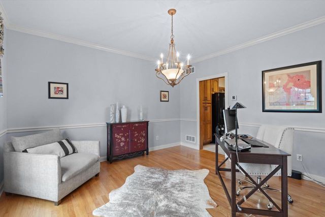 126 Hickory DRIVE, Delafield, WI 53018