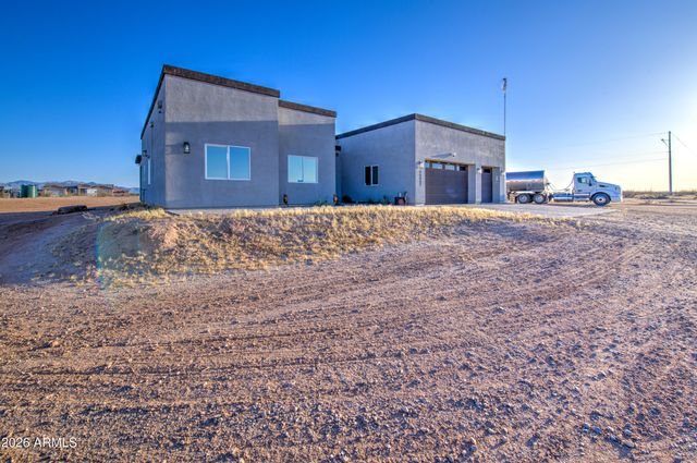 25037 W CHAPAROSA Way, Wittmann, AZ 85361
