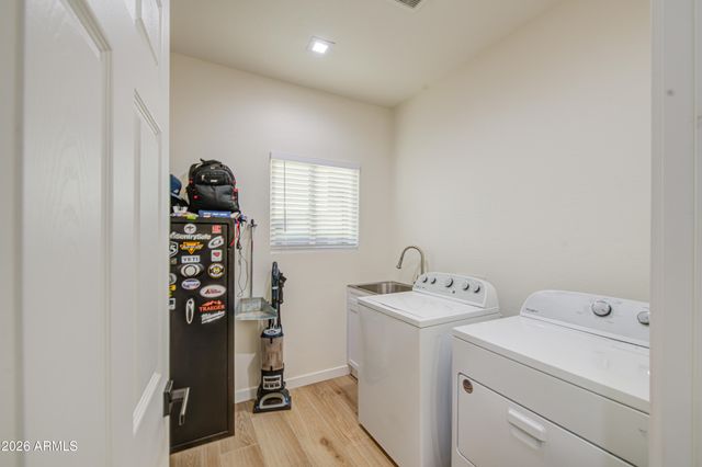 25037 W CHAPAROSA Way, Wittmann, AZ 85361