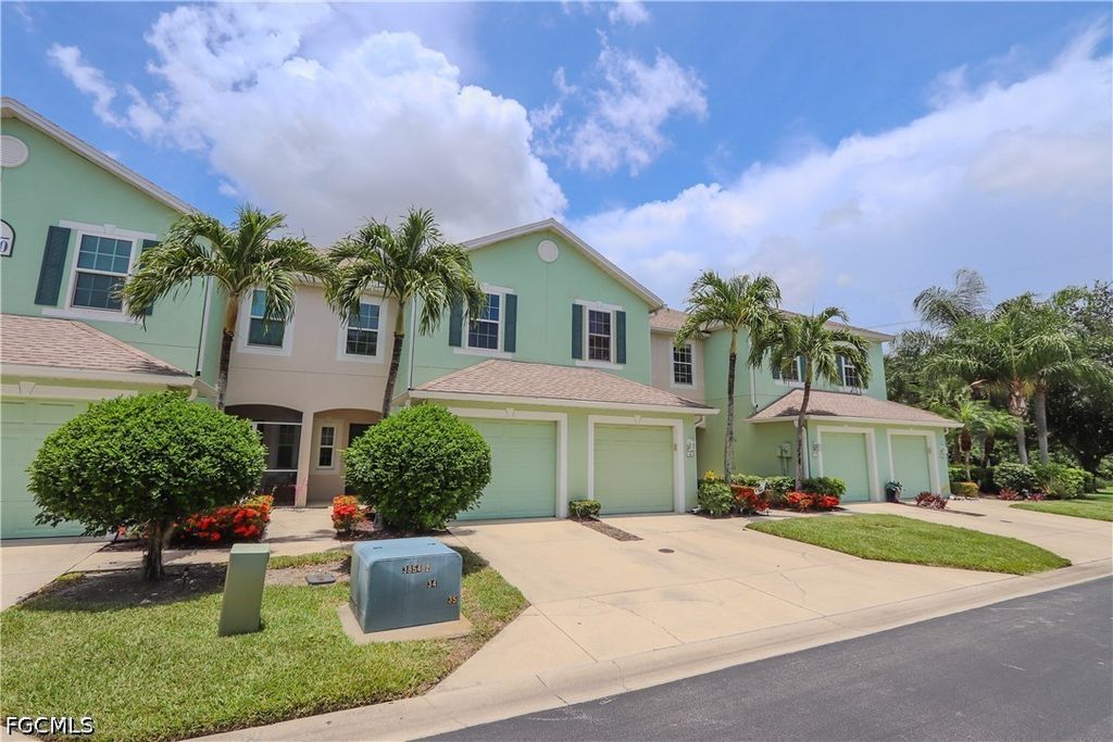 3630 Pine Oak CIR 105, Fort Myers, FL 33916