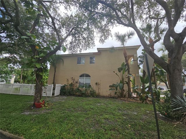 1768 NW 78th Ave, Pembroke Pines, FL 33024