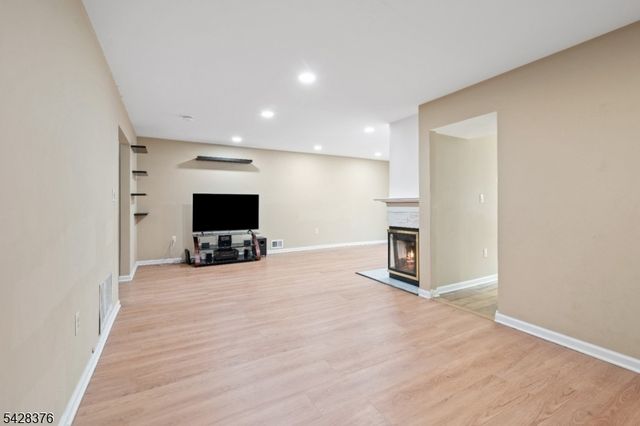 1304 Palley Ct, Bridgewater Twp., NJ 08807