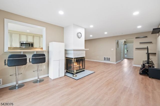 1304 Palley Ct, Bridgewater Twp., NJ 08807