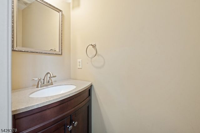 1304 Palley Ct, Bridgewater Twp., NJ 08807