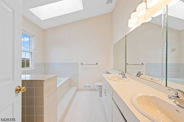 1304 Palley Ct, Bridgewater Twp., NJ 08807